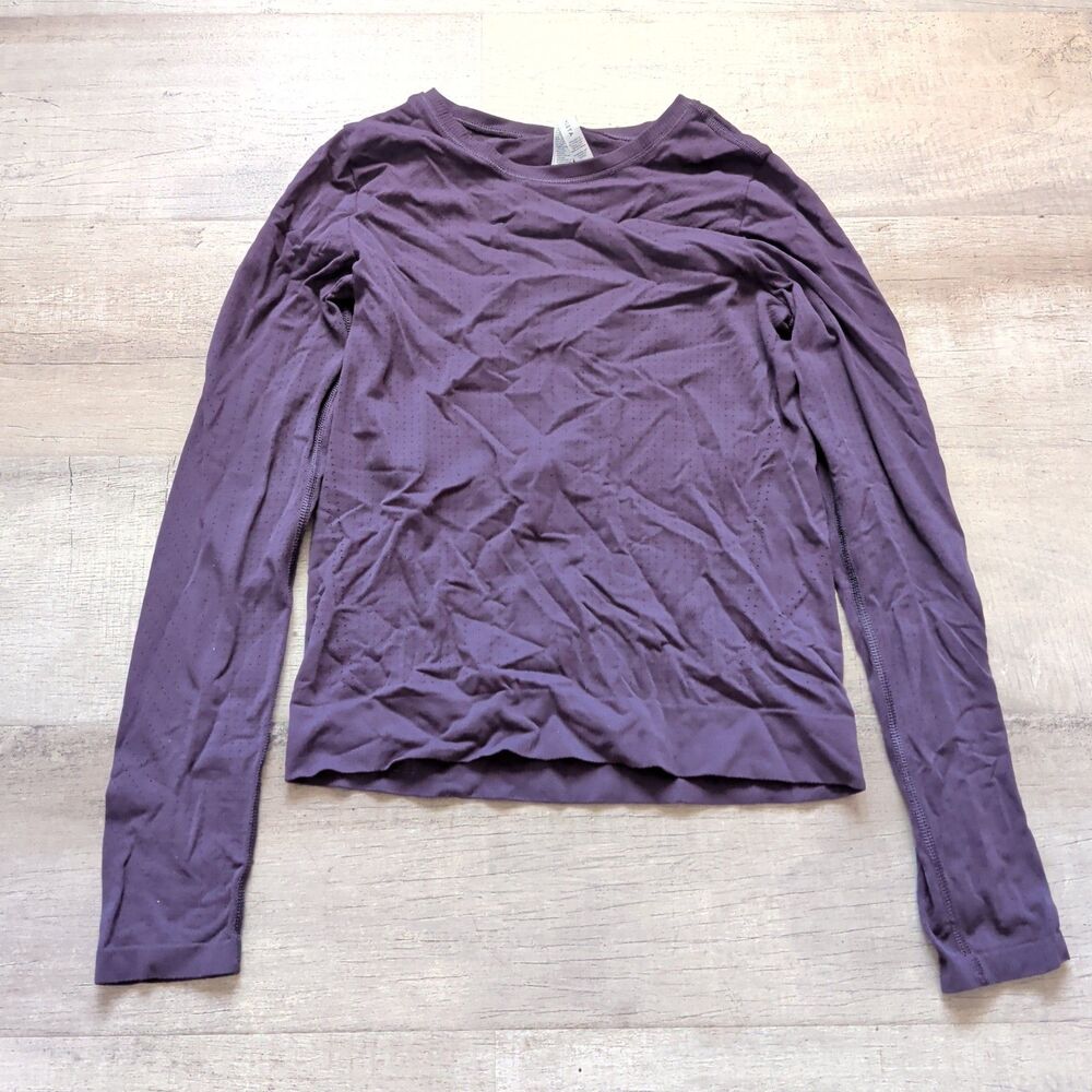 Athleta In Motion Long Sleeve Top Purple XS Seamless Perforated Training Shirt